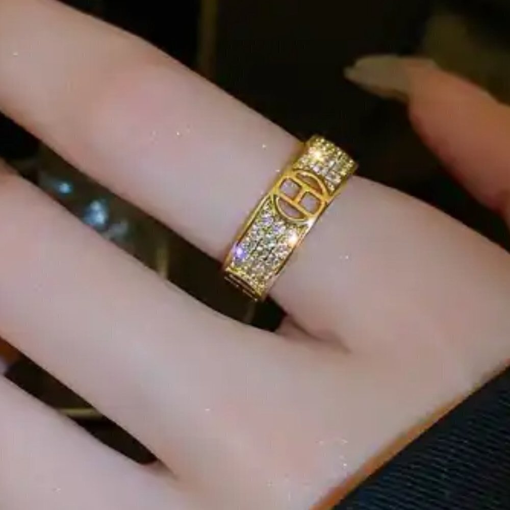 Gold Rhinestone Letter H Ring - Picture 3 of 4